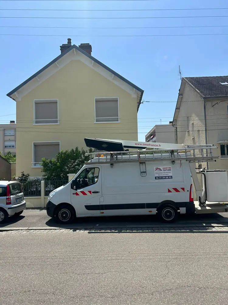 Ravalement de façade réalisé par Expert Pro Toiture